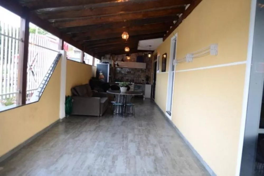 Sobrado à venda com 4 quartos, 150m² - Foto 2