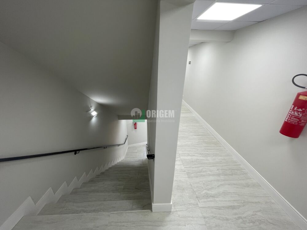 Loja-Salão, 700 m² - Foto 1