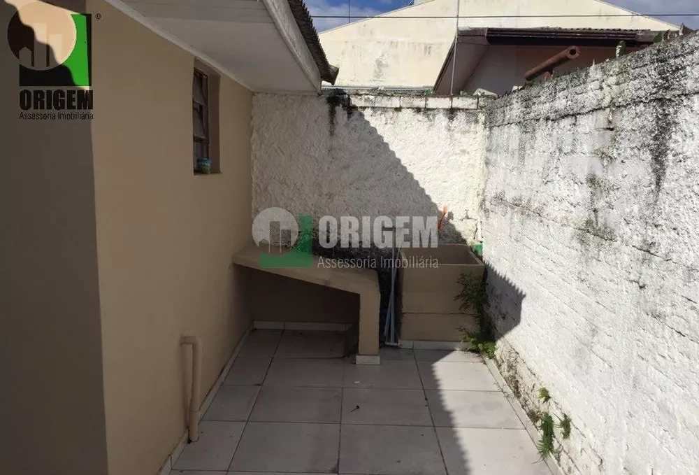 Casa para alugar com 2 quartos, 70m² - Foto 12