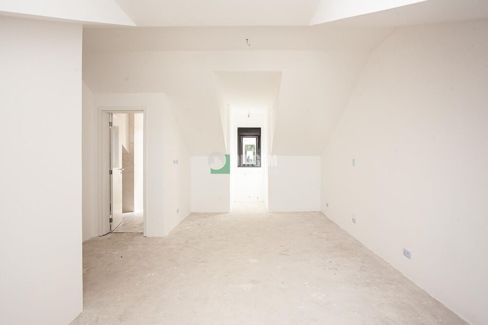 Sobrado à venda com 3 quartos, 190m² - Foto 1