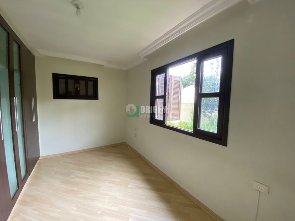 Casa, 4 quartos, 328 m² - Foto 1
