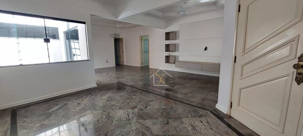 Casa à venda com 3 quartos, 202m² - Foto 7