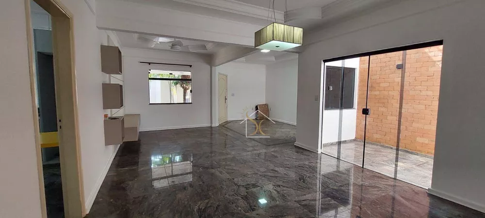 Casa à venda com 3 quartos, 202m² - Foto 8