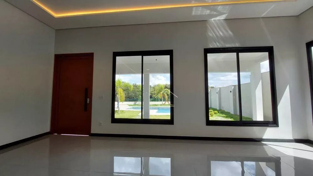 Casa à venda com 4 quartos, 290m² - Foto 3