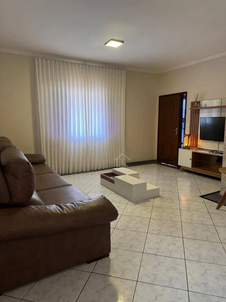 Casa, 3 quartos, 280 m² - Foto 1