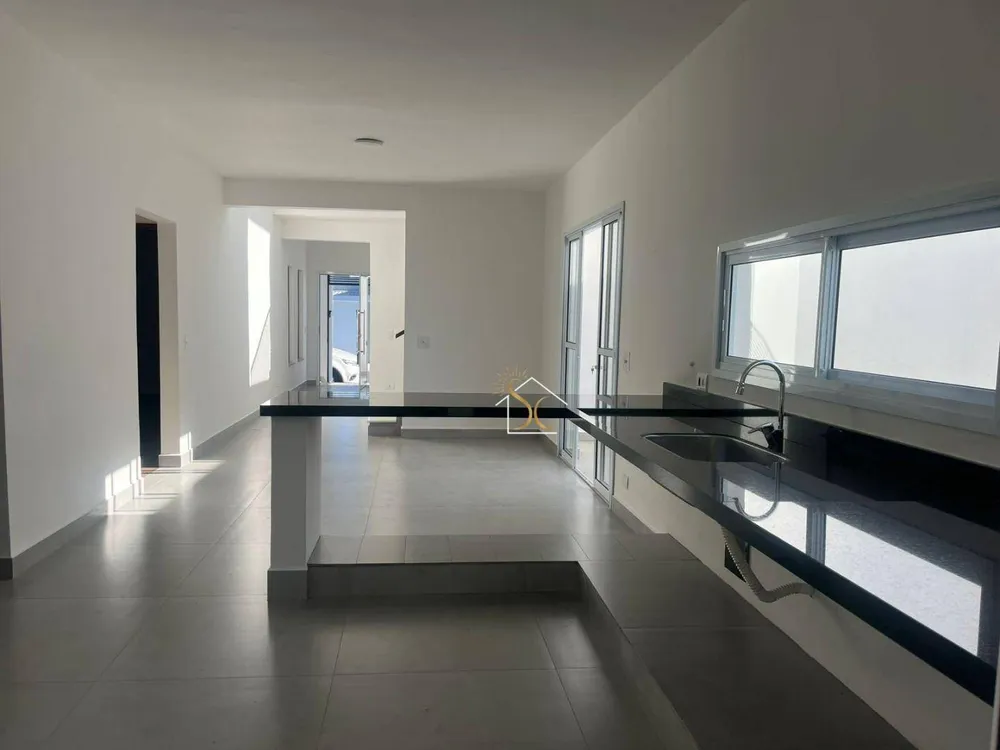 Casa, 3 quartos, 214 m² - Foto 2