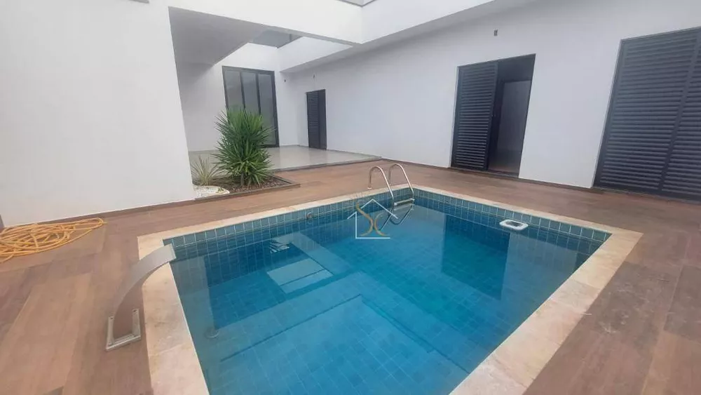 Casa à venda com 3 quartos, 195m² - Foto 2