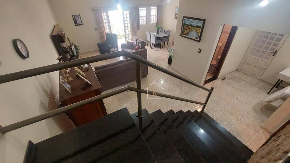 Casa, 3 quartos, 194 m² - Foto 1