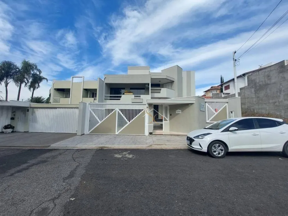 Casa, 3 quartos, 295 m² - Foto 1