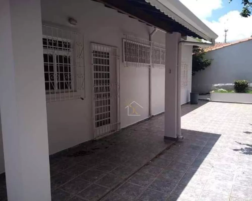 Casa à venda com 3 quartos, 300M2 - Foto 3