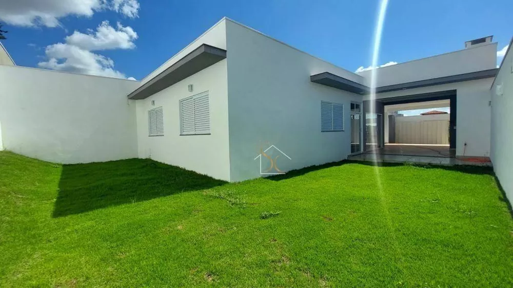 Casa à venda com 3 quartos, 155m² - Foto 2