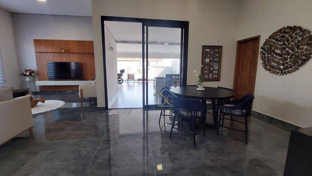 Casa à venda com 3 quartos, 259m² - Foto 3