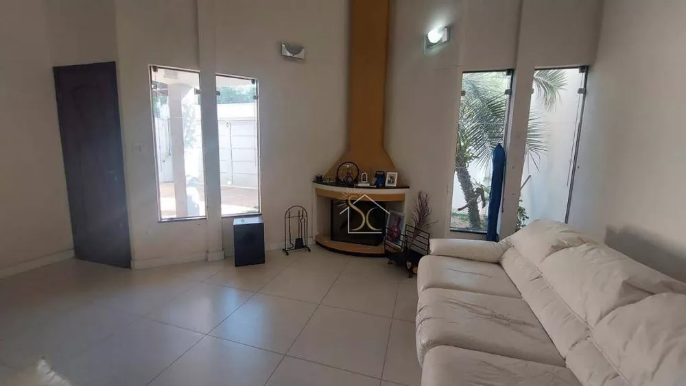 Casa à venda com 3 quartos, 333m² - Foto 5