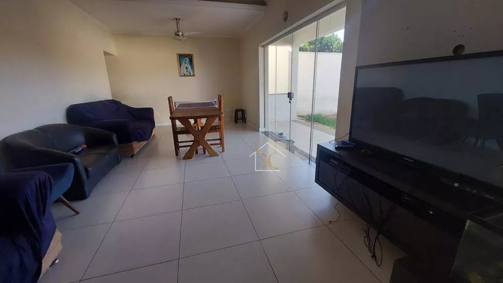 Casa à venda com 3 quartos, 333m² - Foto 9