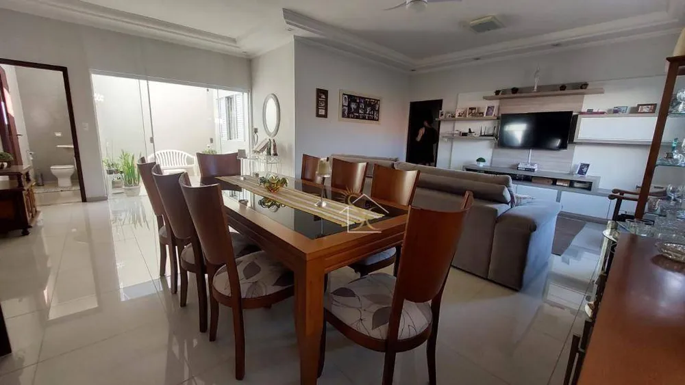Casa, 3 quartos, 212 m² - Foto 6