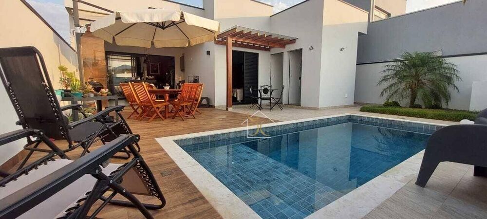 Casa à venda com 3 quartos, 190m² - Foto 1