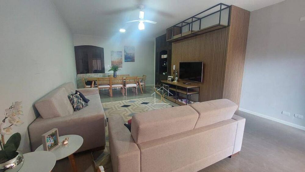 Casa à venda com 3 quartos, 250m² - Foto 2