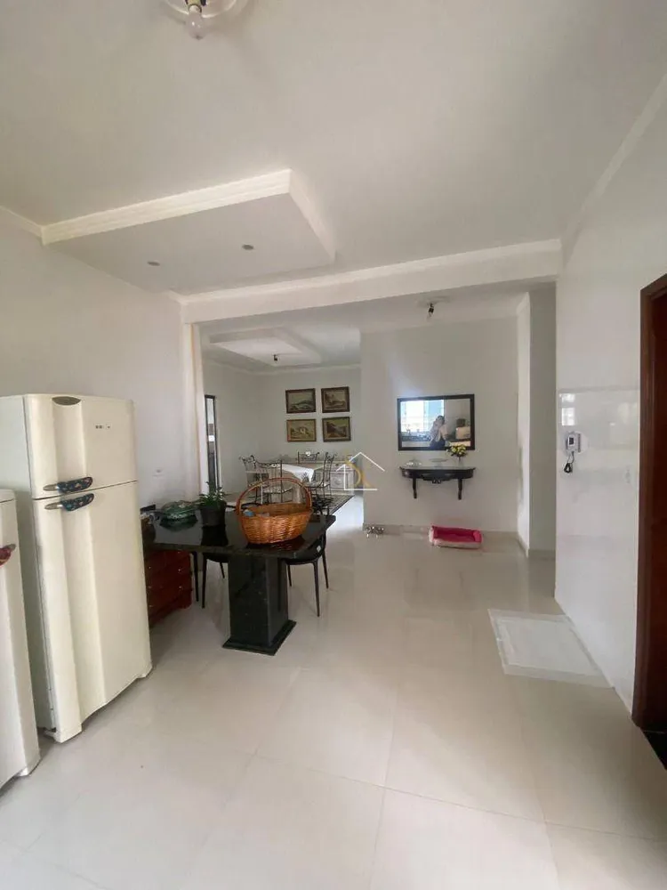Casa, 3 quartos, 193 m² - Foto 1
