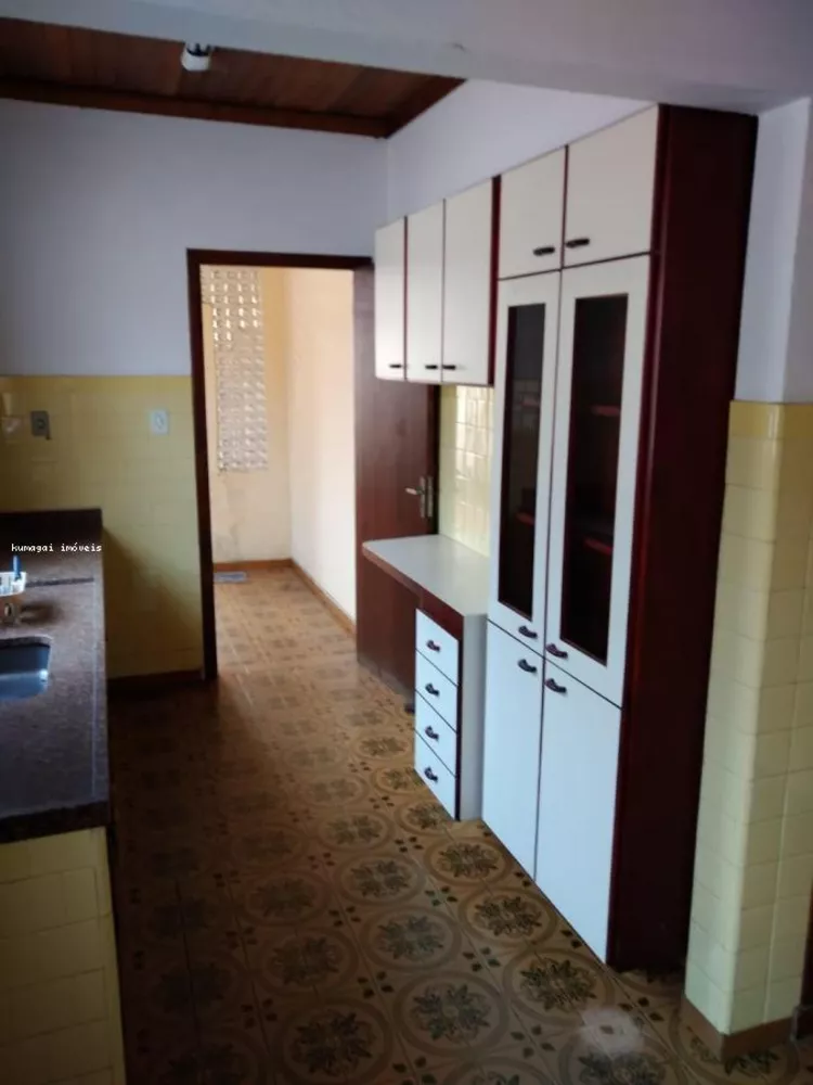 Casa à venda com 3 quartos, 225m² - Foto 8