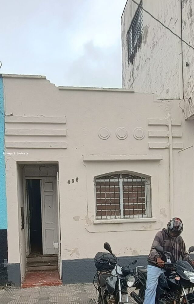 Casa para alugar com 3 quartos, 90m² - Foto 1