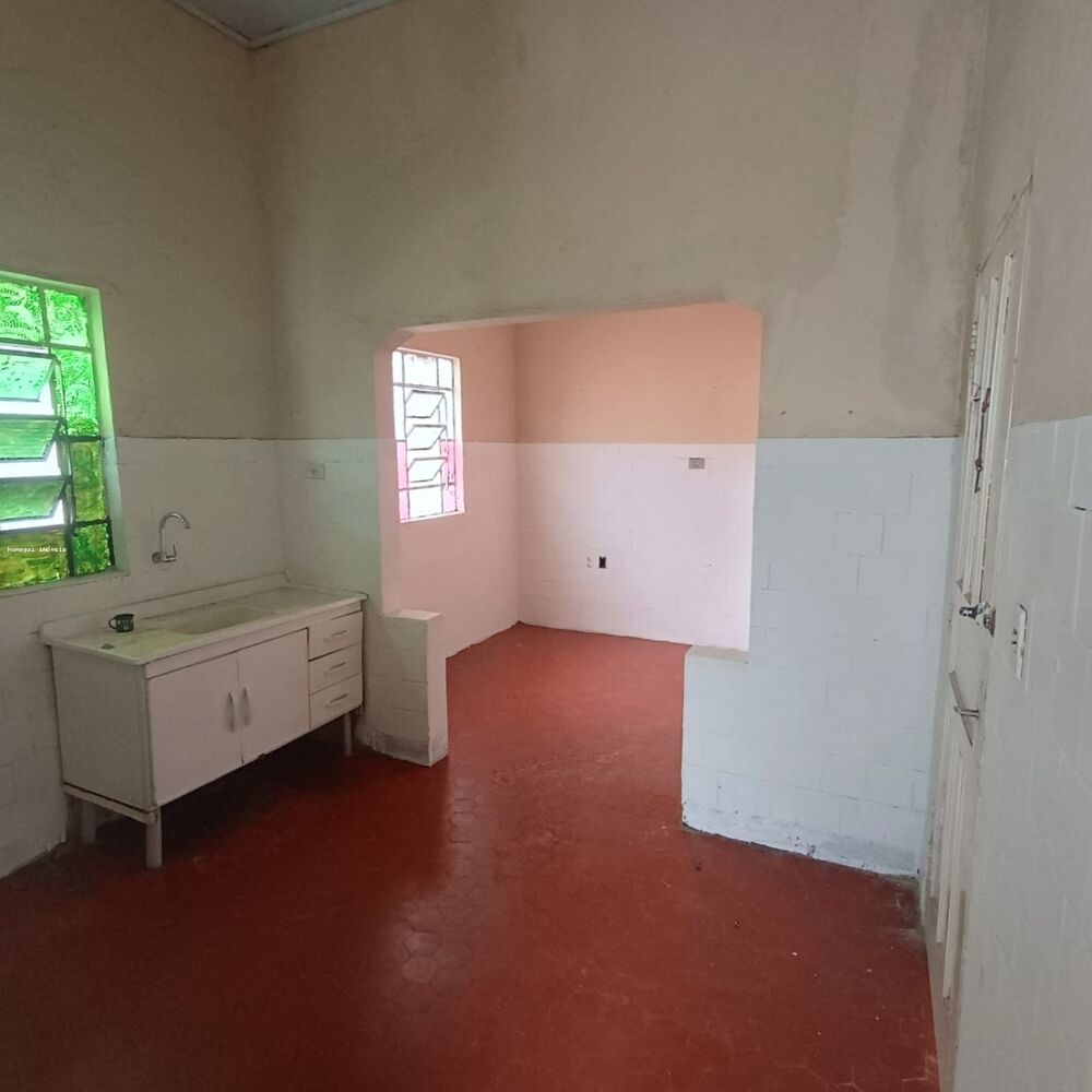 Casa para alugar com 3 quartos, 90m² - Foto 4