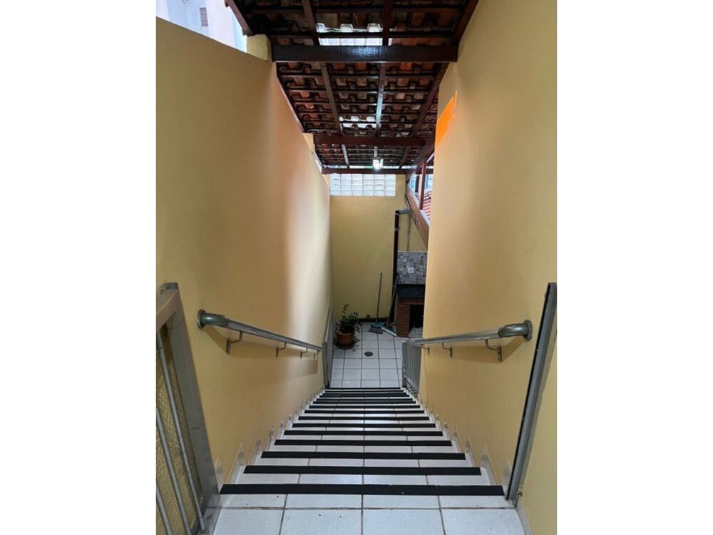 Sobrado à venda com 3 quartos, 200m² - Foto 4