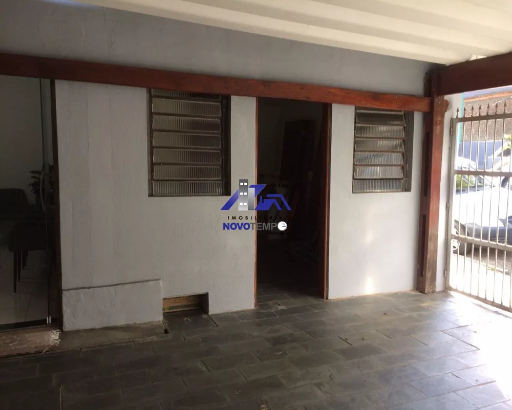 Casa à venda com 4 quartos, 250m² - Foto 4