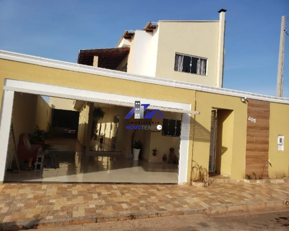 Casa à venda com 3 quartos, 230m² - Foto 1