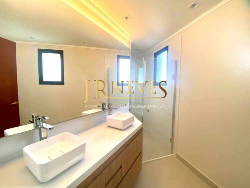 Cobertura para alugar com 3 quartos, 218m² - Foto 1
