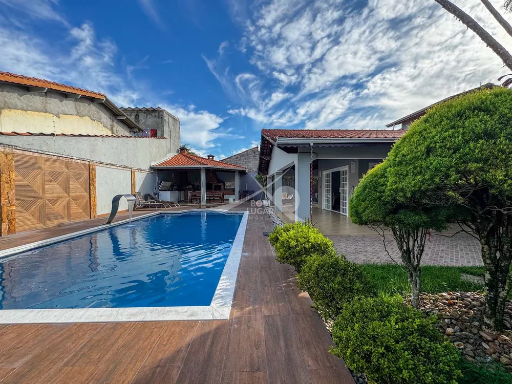 Casa, 3 quartos, 253 m² - Foto 2