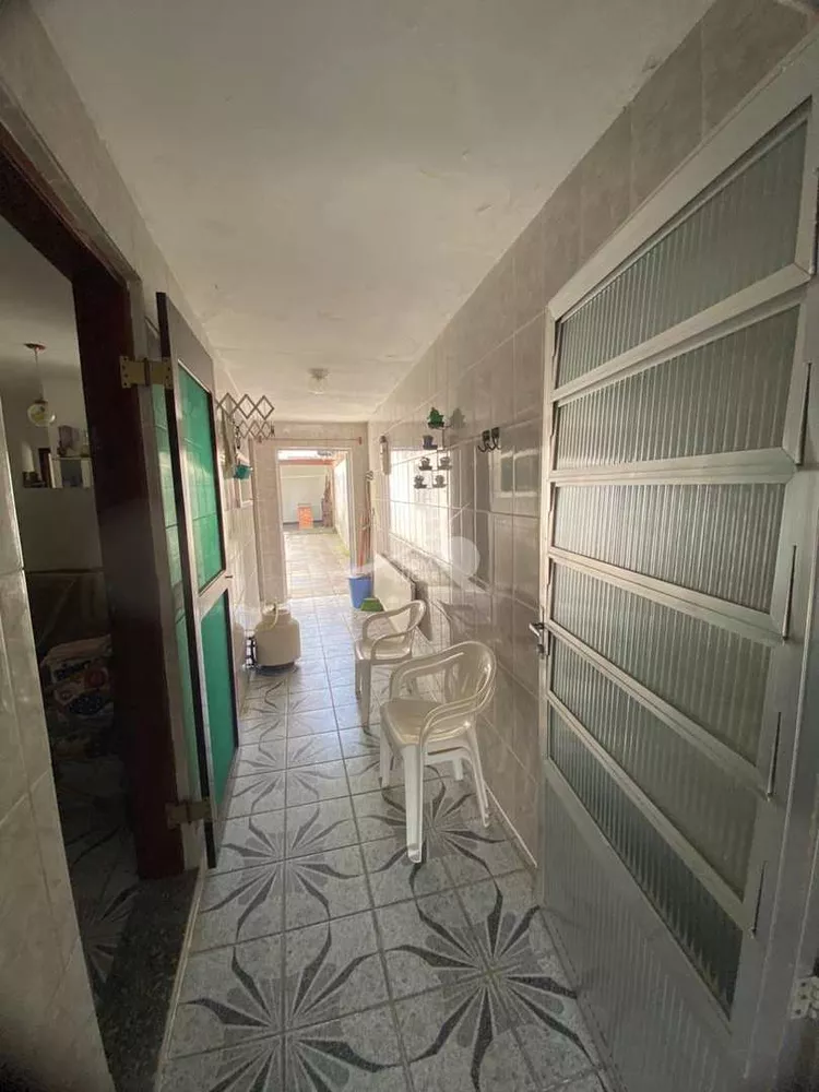 Casa à venda com 2 quartos, 68m² - Foto 4