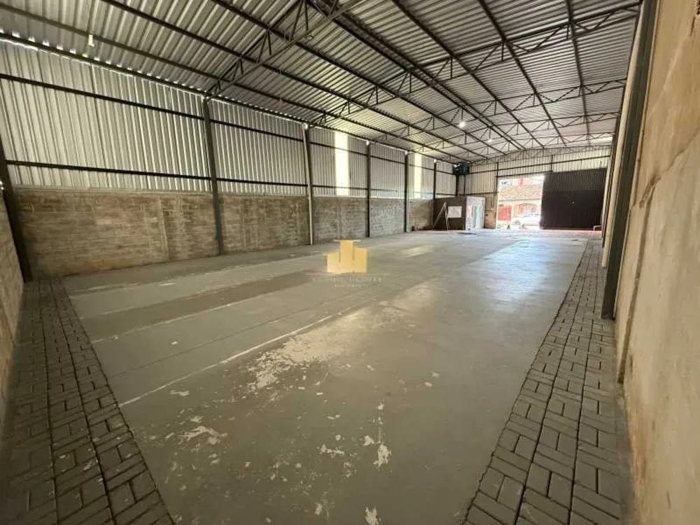 Depósito-Galpão, 372 m² - Foto 1