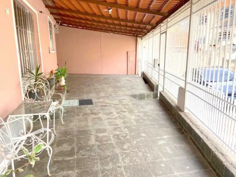 Casa para alugar com 3 quartos, 196m² - Foto 2