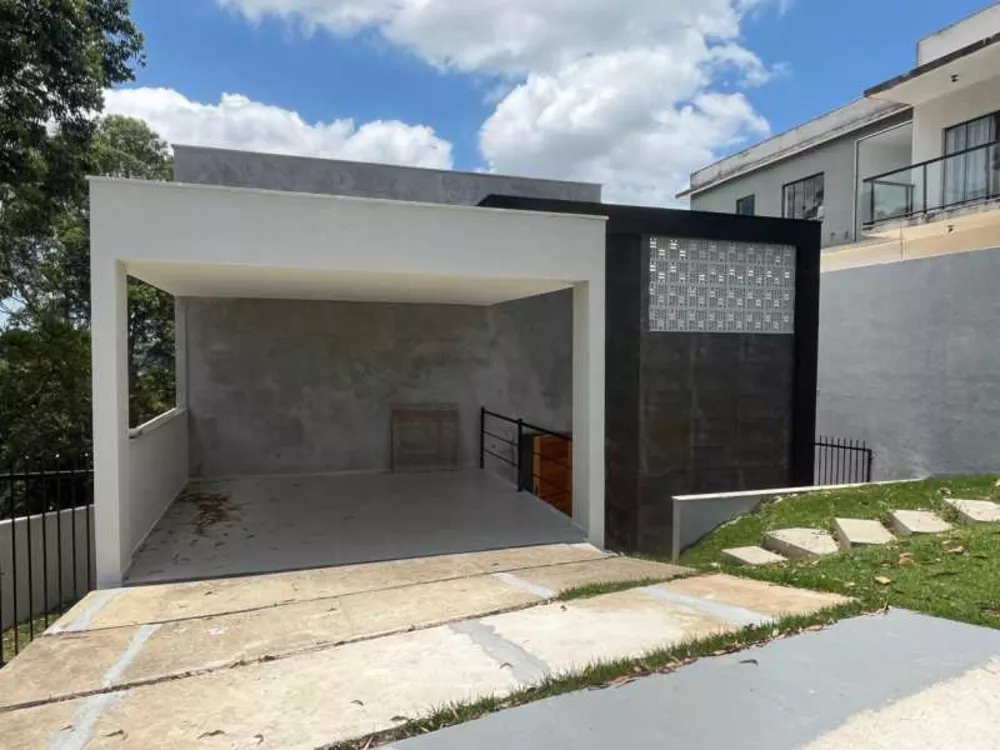 Casa de Condomínio à venda com 3 quartos, 231m² - Foto 1