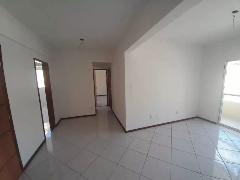 Apartamento à venda com 2 quartos, 64m² - Foto 2