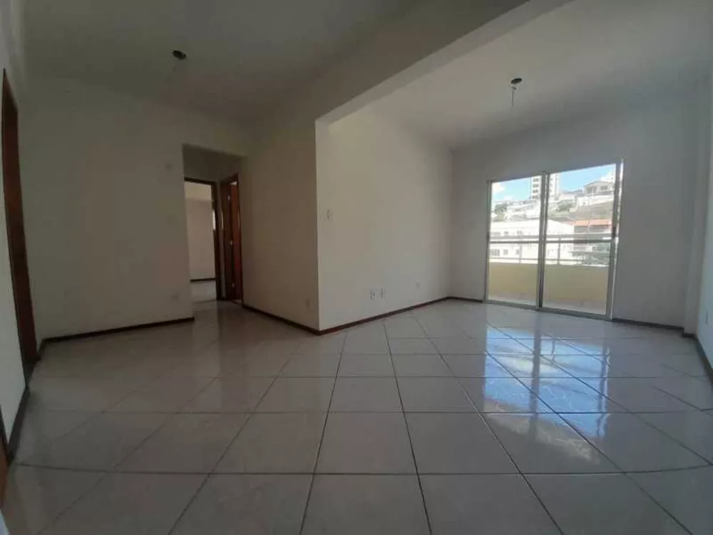 Apartamento à venda com 2 quartos, 64m² - Foto 3