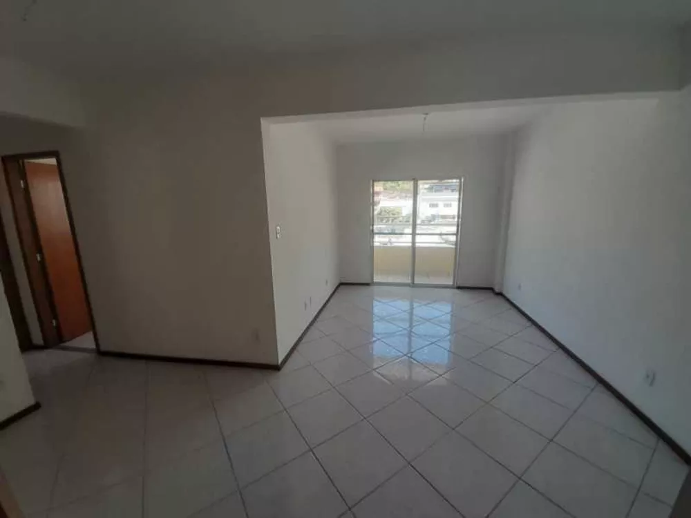 Apartamento à venda com 2 quartos, 64m² - Foto 4