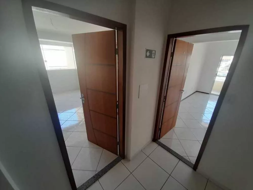 Apartamento à venda com 2 quartos, 64m² - Foto 1