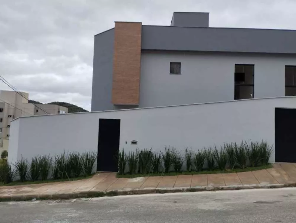 Casa à venda com 3 quartos, 100m² - Foto 2