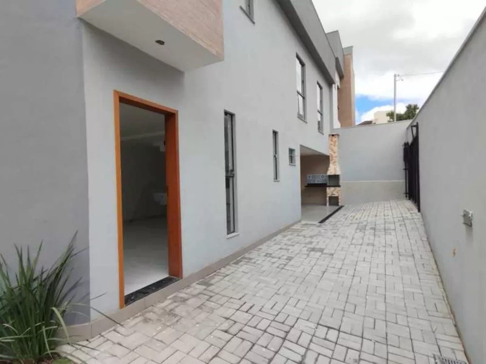 Casa à venda com 3 quartos, 100m² - Foto 3