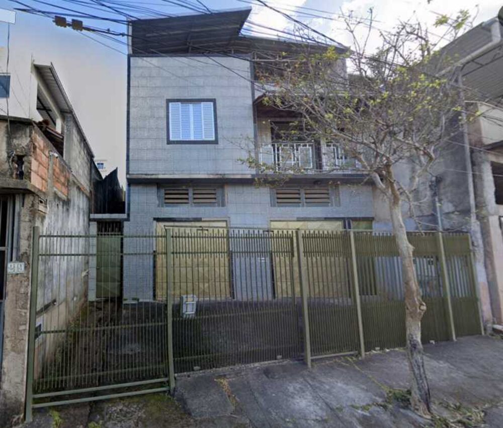 Casa à venda com 3 quartos, 200m² - Foto 1