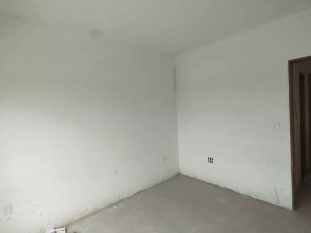 Casa à venda com 2 quartos, 70m² - Foto 5