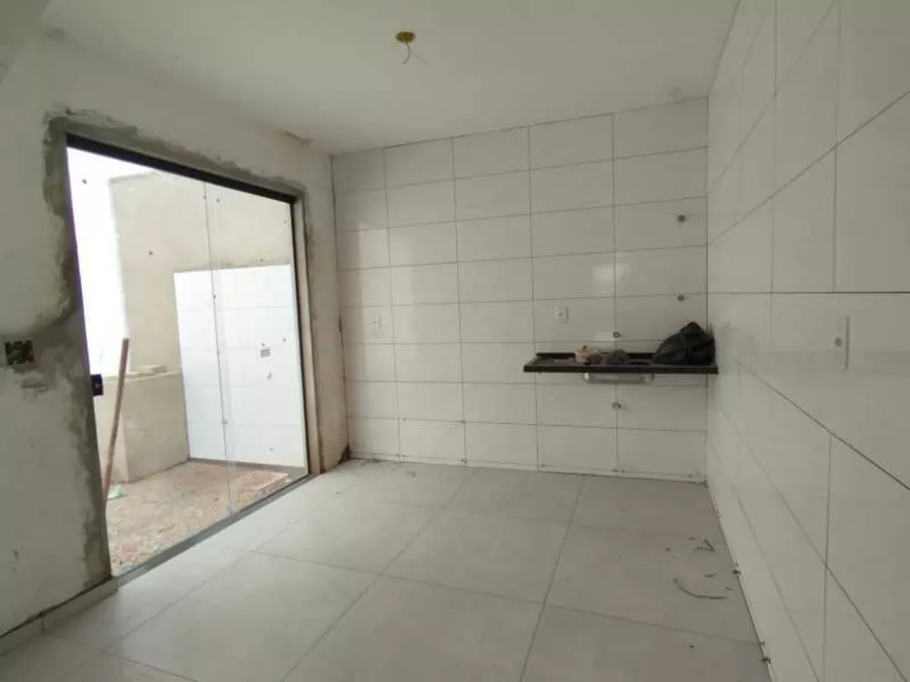 Casa à venda com 2 quartos, 70m² - Foto 10