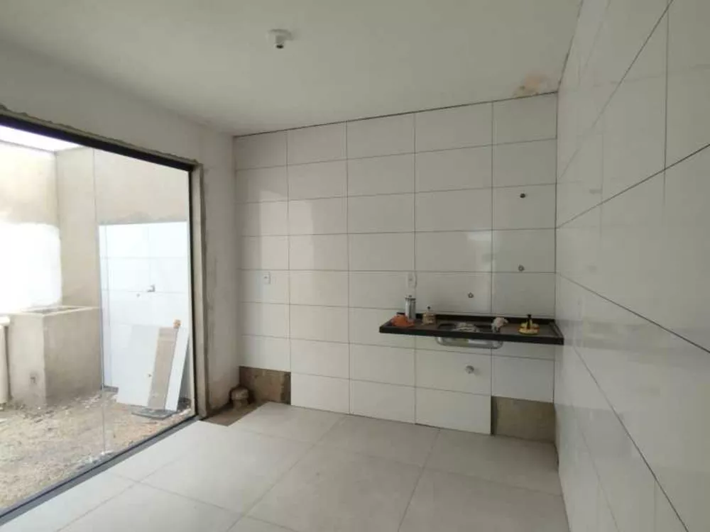 Casa à venda com 2 quartos, 70m² - Foto 12