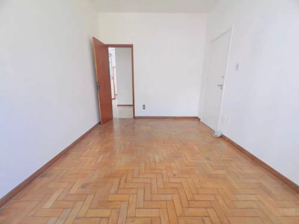 Apartamento para alugar com 3 quartos, 80m² - Foto 2