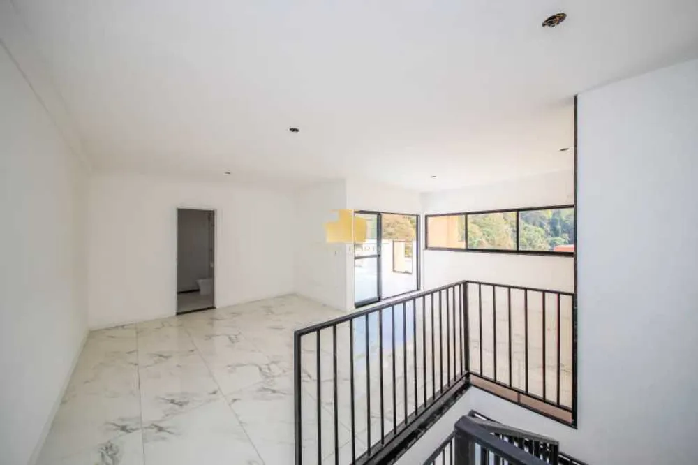 Cobertura, 3 quartos, 178 m² - Foto 2