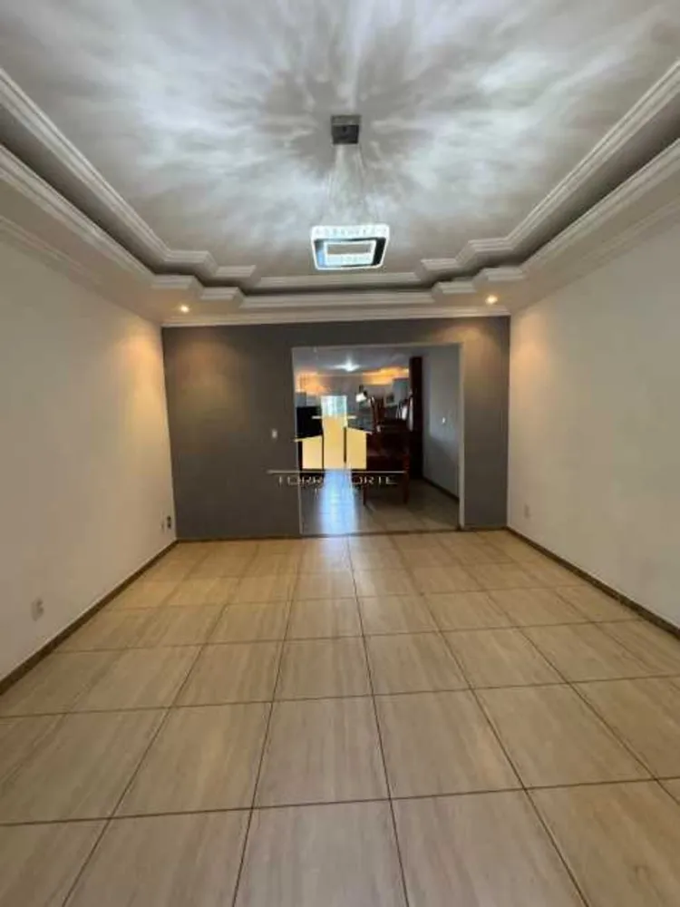 Casa, 3 quartos, 1000 m² - Foto 2