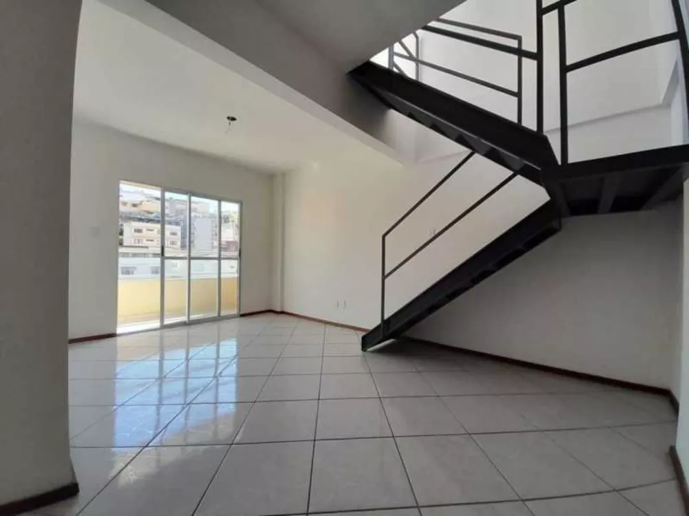 Cobertura à venda com 3 quartos, 135m² - Foto 2