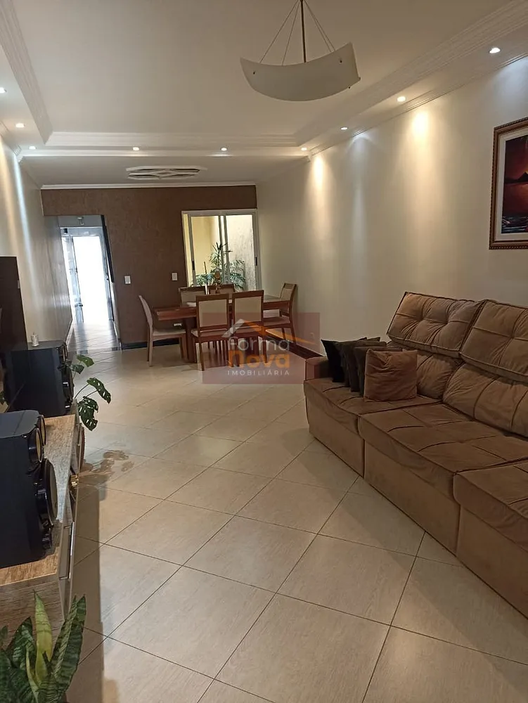 Sobrado, 4 quartos, 225 m² - Foto 1