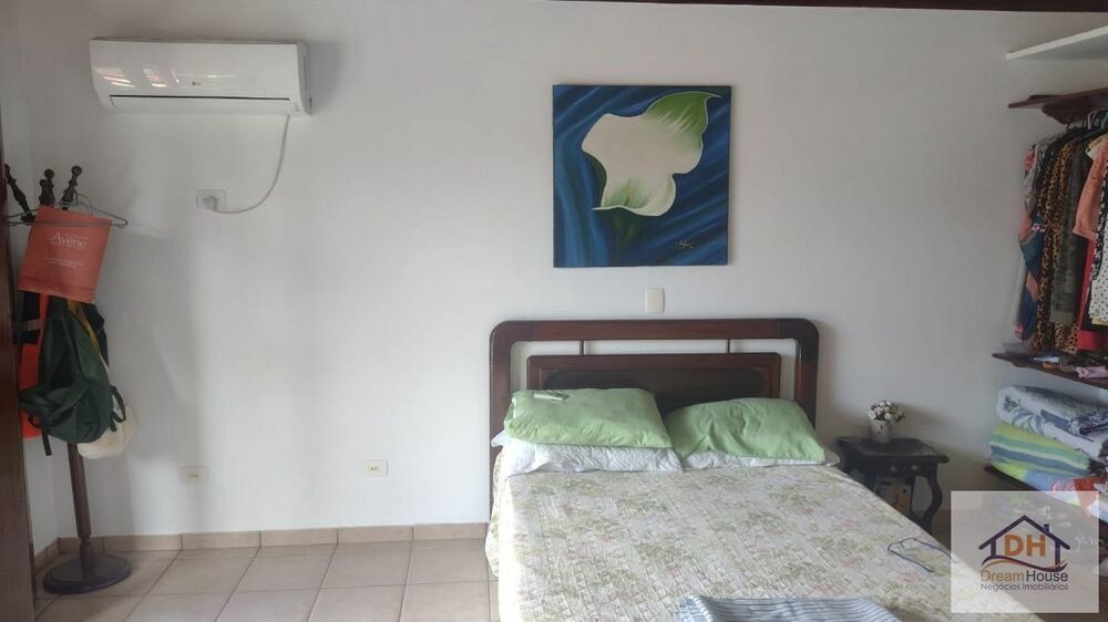Casa, 4 quartos, 241 m² - Foto 1